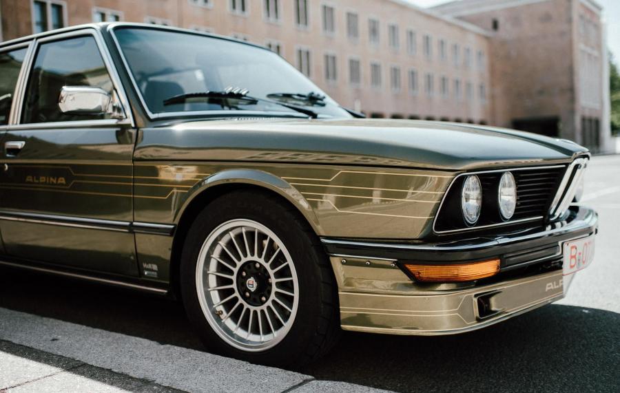 Детали экстерьера Alpina B8 (E12) 1976 года  (фото 5 из 6)
